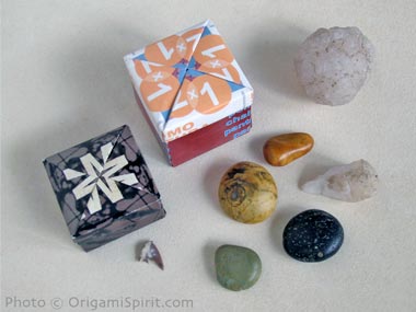 Pebbles from Patagonia in Origami Boxes made with recycled paper.