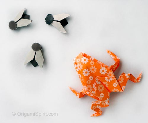 origami-frog-and-fly-500