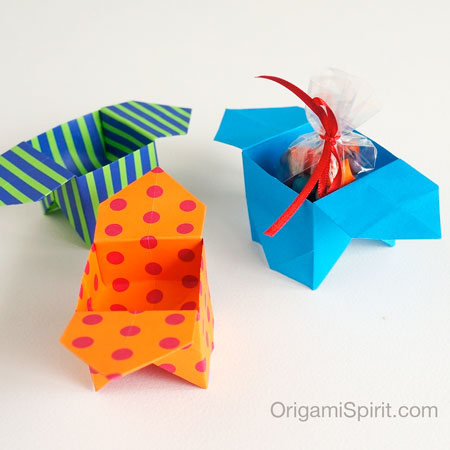 origami box with side flaps