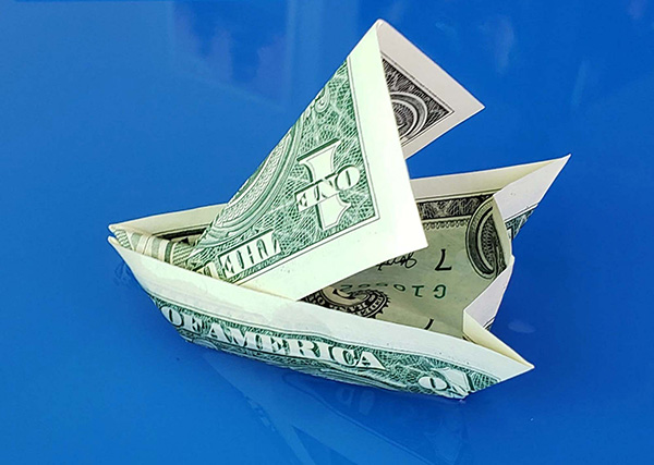 Steve Vinik Velero de origami (Cash Flow) hecho con un dólar estadounidense